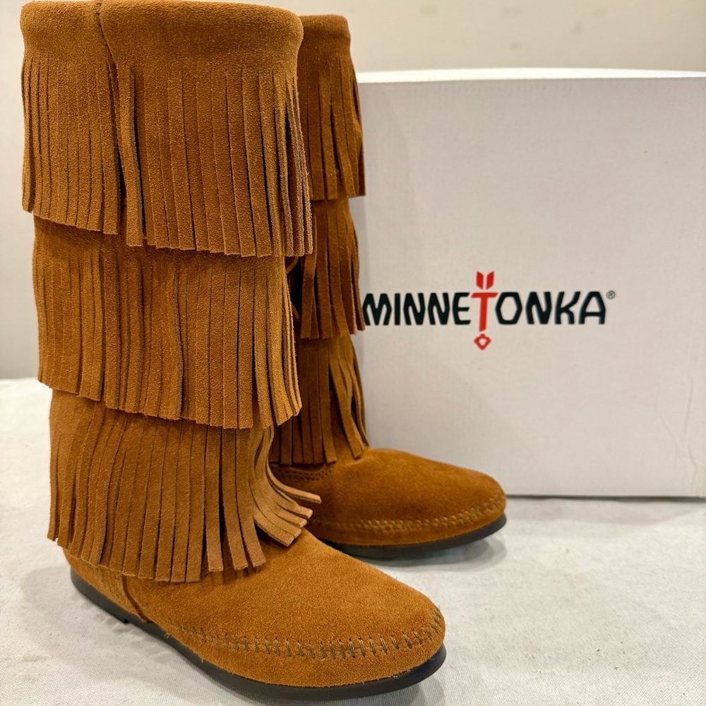 New With Defects Minnetonka Brown Fringe Ankle Booties Size 6